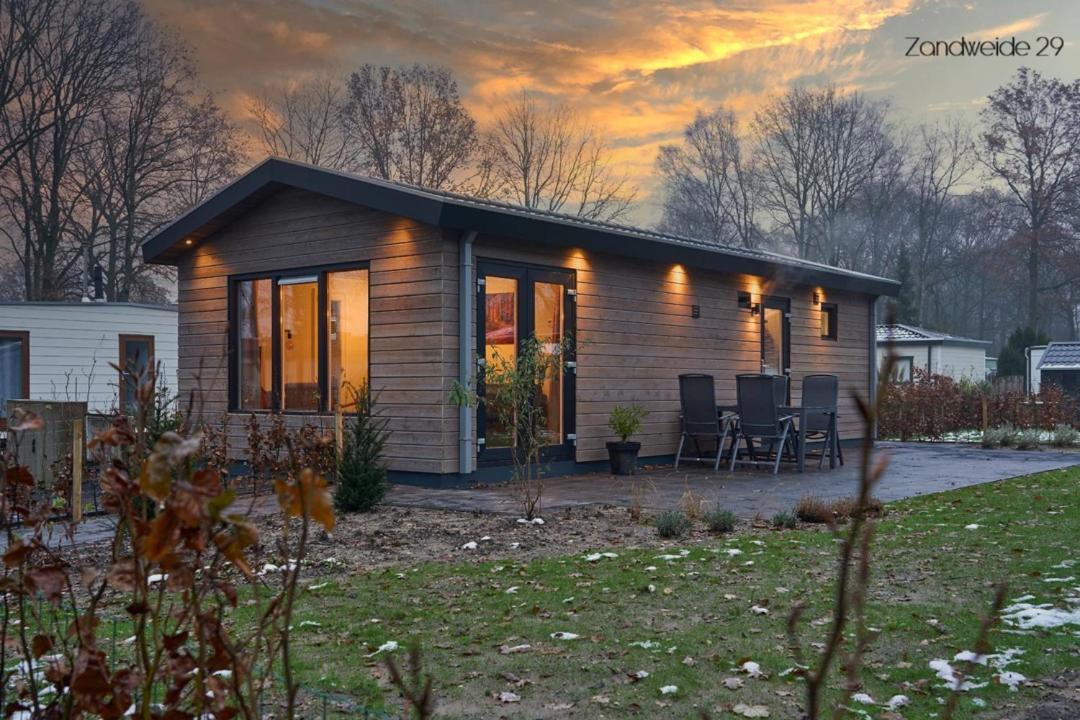 Camping De Vinkenkamp Lieren 외부 사진