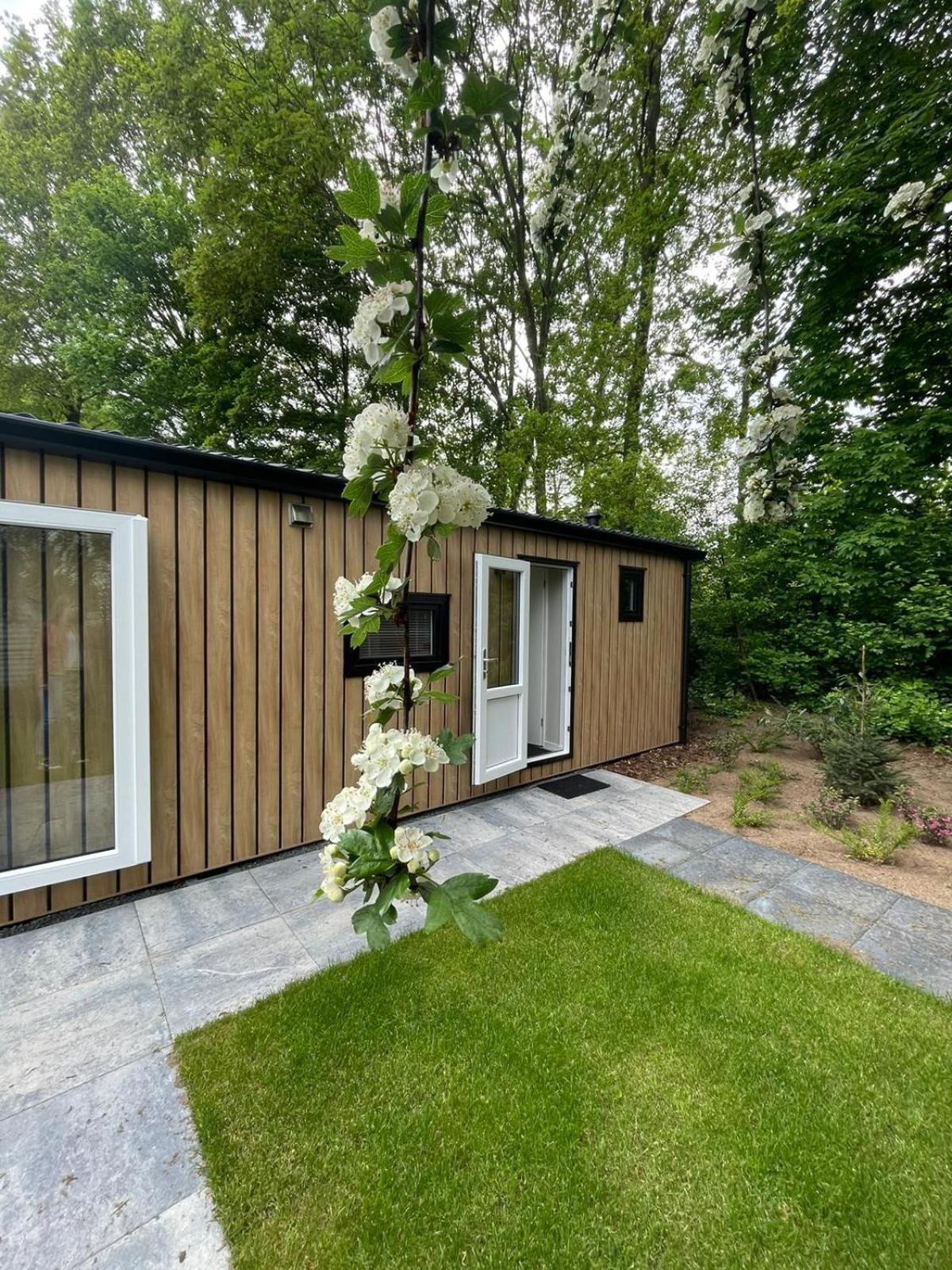 Camping De Vinkenkamp Lieren 외부 사진